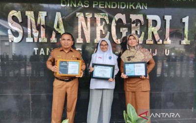 Siswa SMAN 1 Tanjung Raya Agam keluar terbaik tiga ISLC 2023